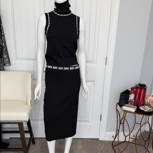 MICHALE KORS Chic Black crop top and bandage skirt Set with Logo Detailing